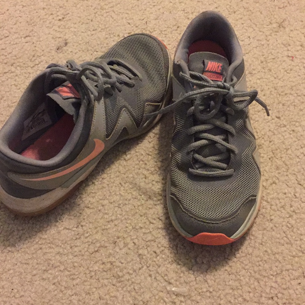 Nike tennis shoes